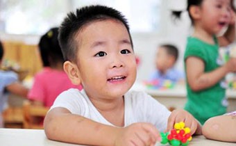 幼兒園多大年齡去合適 孩子早去幼兒園好還是晚去好