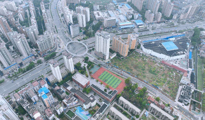 荊門城區(qū)這條路建成通車！