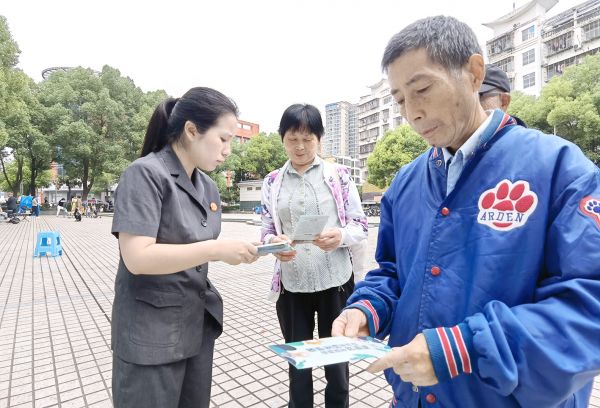 掇刀區(qū)人民法院開(kāi)展普法宣傳活動(dòng)